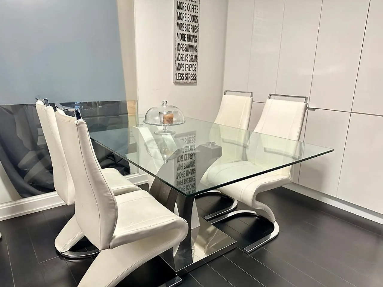 Apartment Lakeview 2Bdrms 2Baths With 3 Real Beds And Parking Toronto Canada